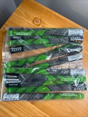 Golf Pride MCC Plus 4 Green/Black Golf Grips - Set of 13
